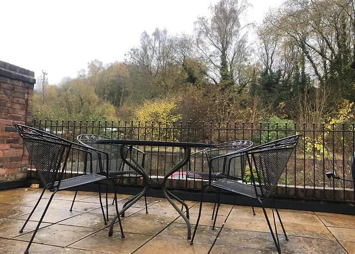 Tranquil Home In Jackfield
